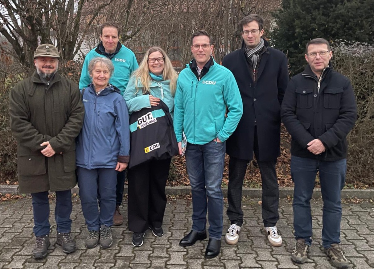 V.l.: Ernest Vila, Bernadette Eisele, Wolfgang Wenzel, Kerstin Specht, Manuel Hagel, Thomas Salzmann und Frank Pepela 