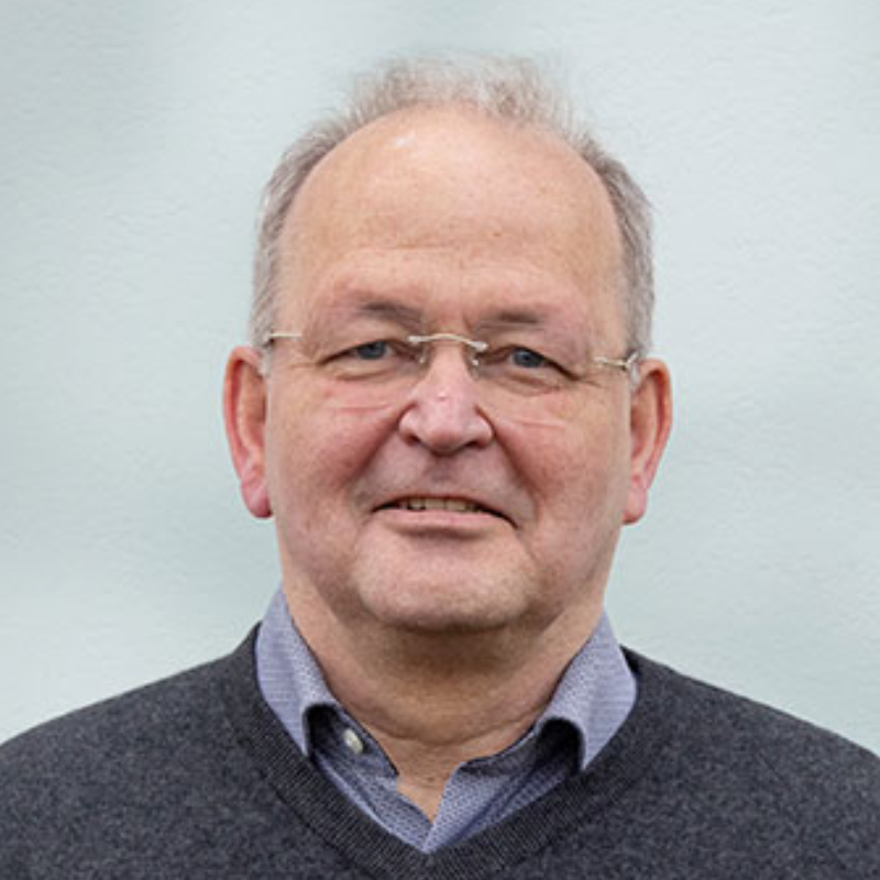  Joachim Reif
